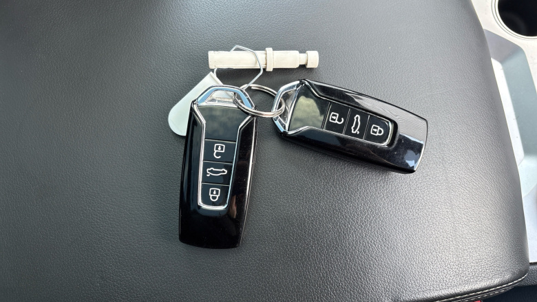 Volkswagen Touareg 3.0 V6 TDI 4Motion R-Line Tech 5dr Tip Auto Diesel Estate